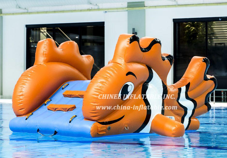 WG1-009 Clown Fish Water Sport Games For Pool